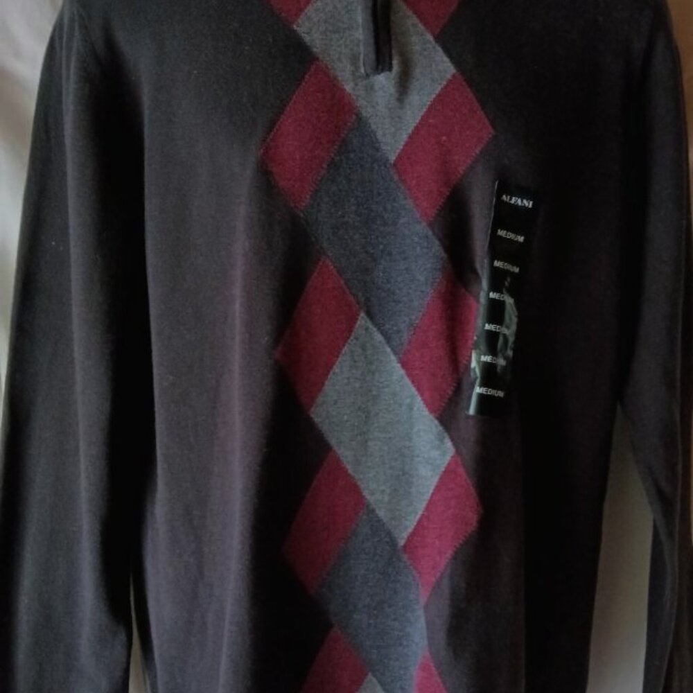 Men's Black Argyle Pullover Sweater Size Medium NWT